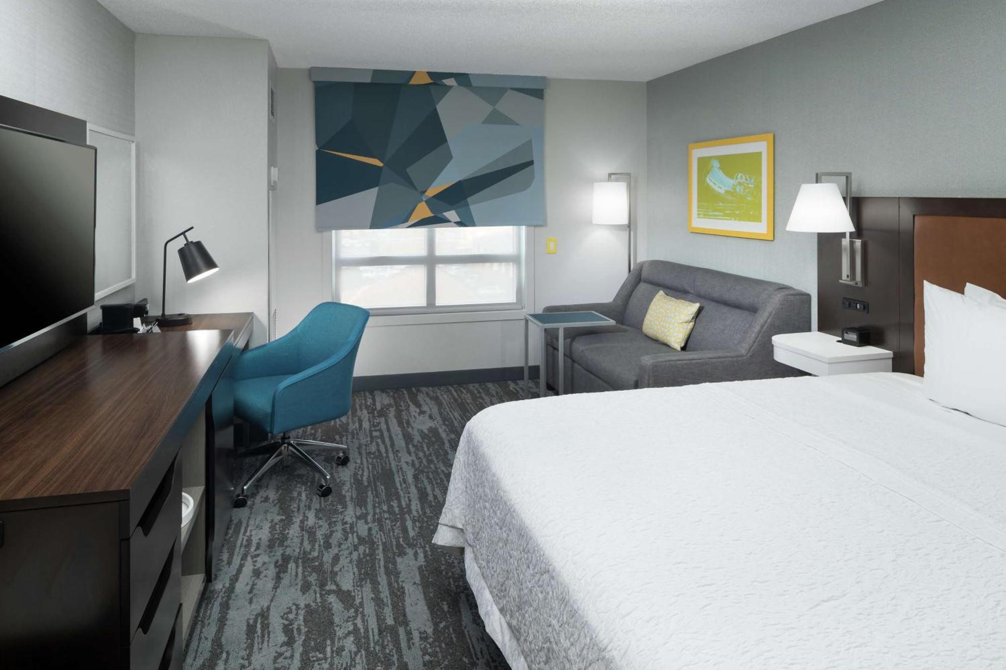 King Room with Sofa bed and Bath Tub - Disability Access