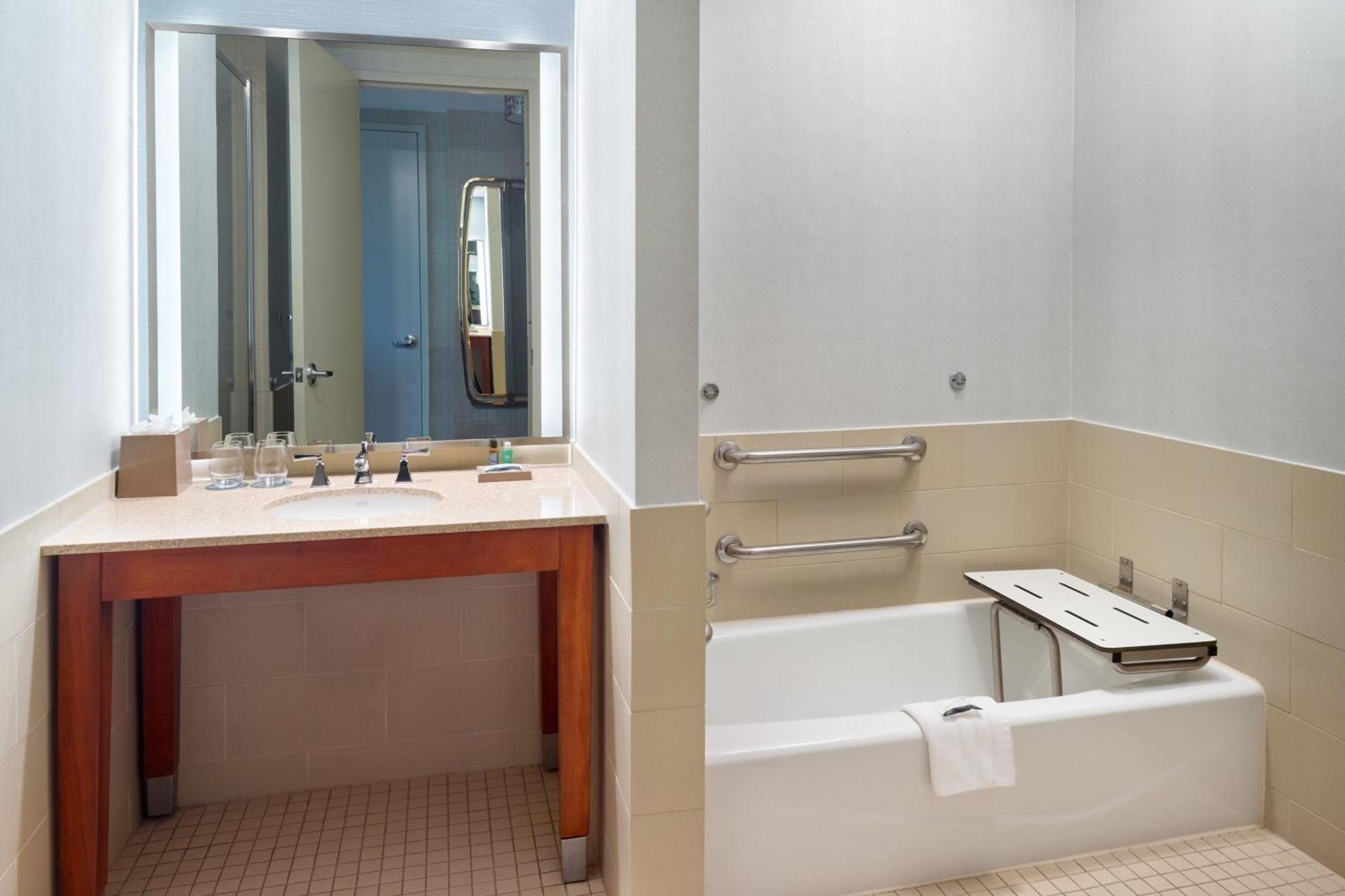 Traditional, Guest room, 1 King,1613676144:JPEG