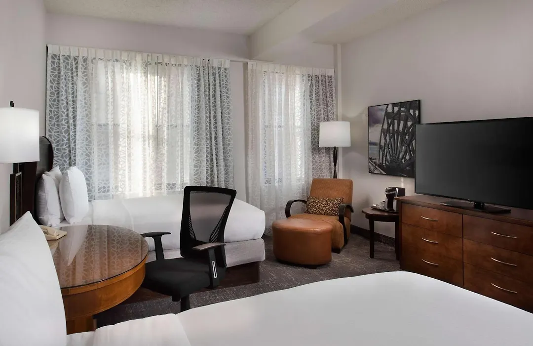 Doubletree By Hilton Memphis Downtown-1