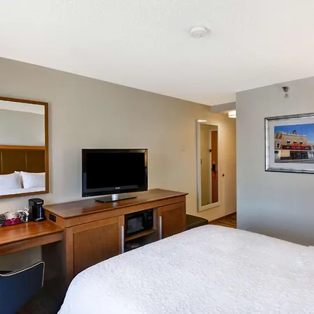 Hampton Inn Memphis-Poplar-3